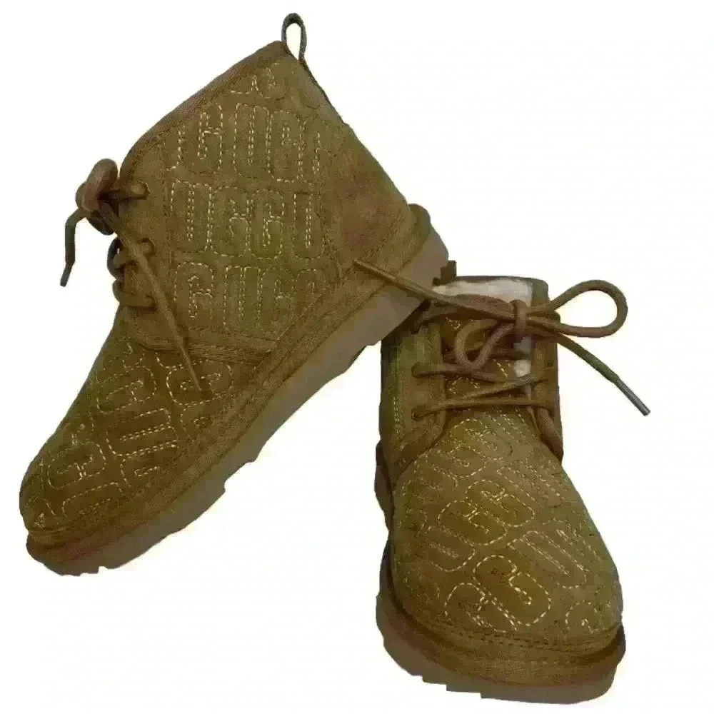 New UGG child Unisex size 3 Neumel II Graphic Stitch Chukka brown Boot